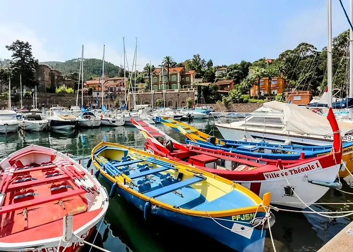French Riviera 1 Bedroom On The Beach Facing Cannes