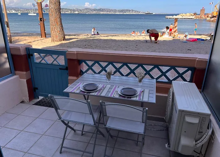 French Riviera 1 Bedroom On The Beach Facing Cannes
