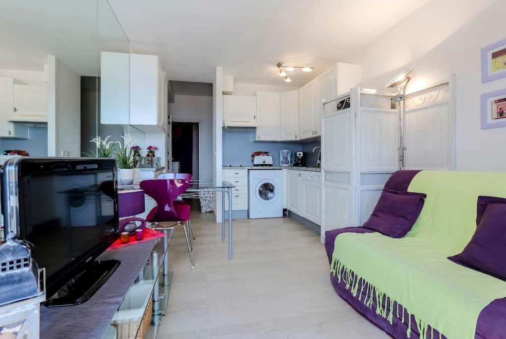 French Riviera 1 Bedroom On The Facing Cannes Apartment