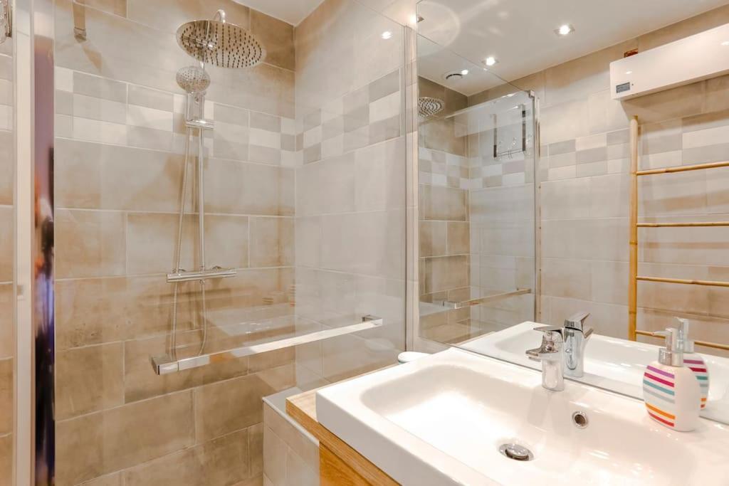 French Riviera 1 Bedroom On The Facing Cannes Apartment *