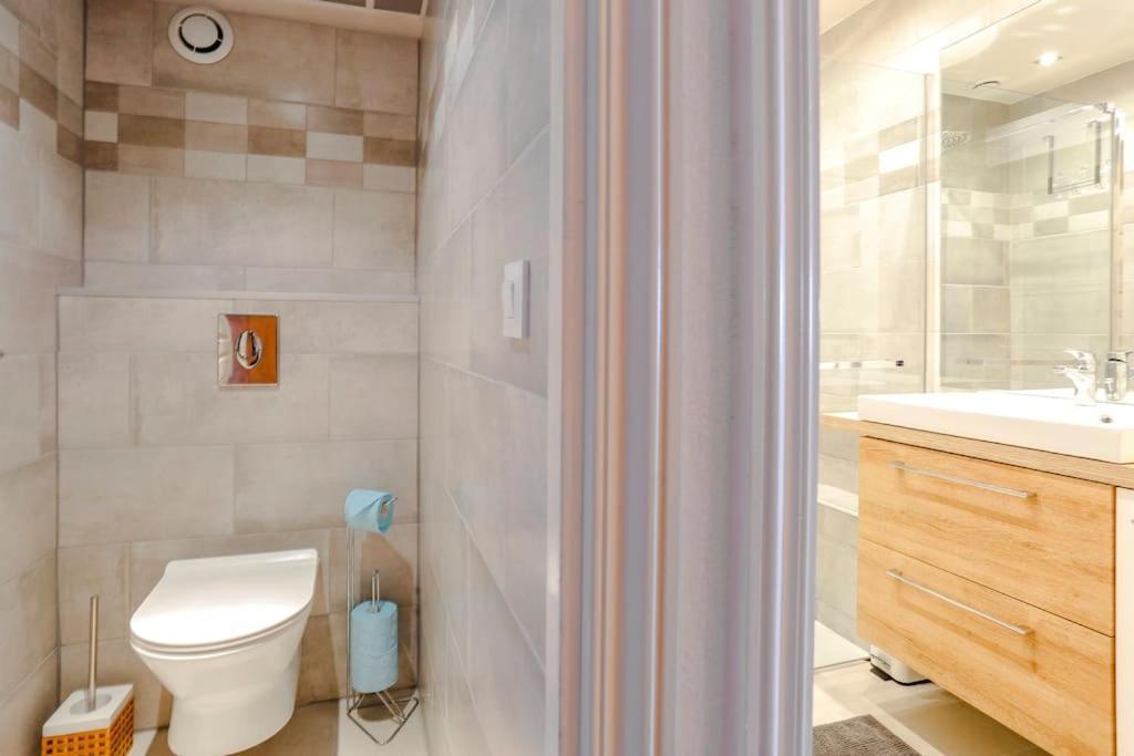 Apartment French Riviera 1 Bedroom On The Facing Cannes *